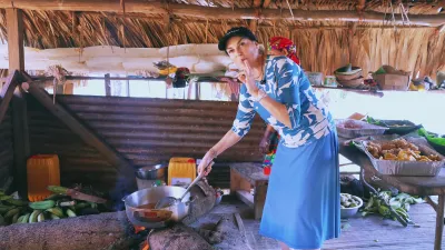 Kosher food setup during the Emberá rainforest tour