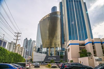 Las Americas Golden Tower exterior